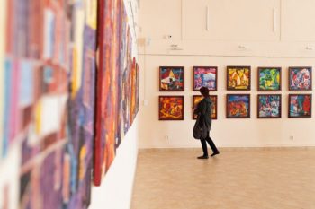 Пейзажі європейських міст очима художника Василя Бобіти представлені виставкою в Ужгороді